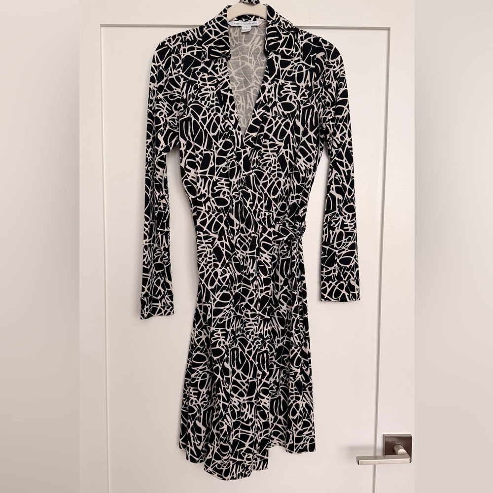 Diane Von Furstenberg Classic Wrap Black and White Abstract Dress